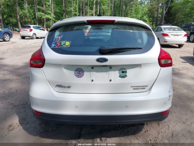 1FADP3N22GL239282 Ford Focus Titanium
