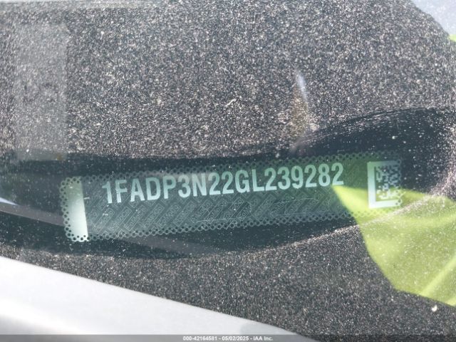 1FADP3N22GL239282 Ford Focus Titanium