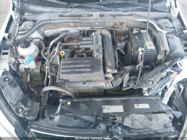 3VW267AJ8GM239243 Volkswagen Jetta 1.4t S
