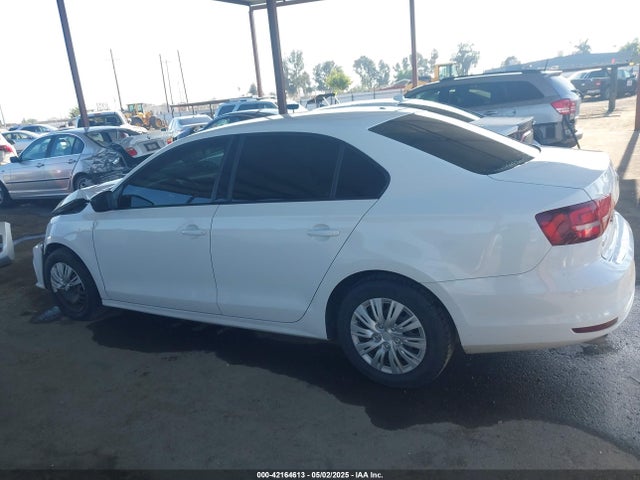 3VW267AJ8GM239243 Volkswagen Jetta 1.4t S