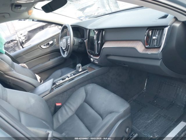 YV4L12DK4N1002821 Volvo Xc60 B5 Momentum
