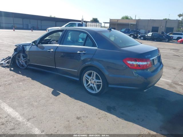 2011 MERCEDES-BENZ E 550 WDDHF9AB3BA423048 Photo 2