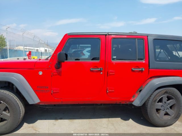 1C4BJWDGXGL174327 Jeep Wrangler Unlimited Sport