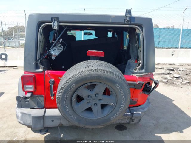 1C4BJWDGXGL174327 Jeep Wrangler Unlimited Sport