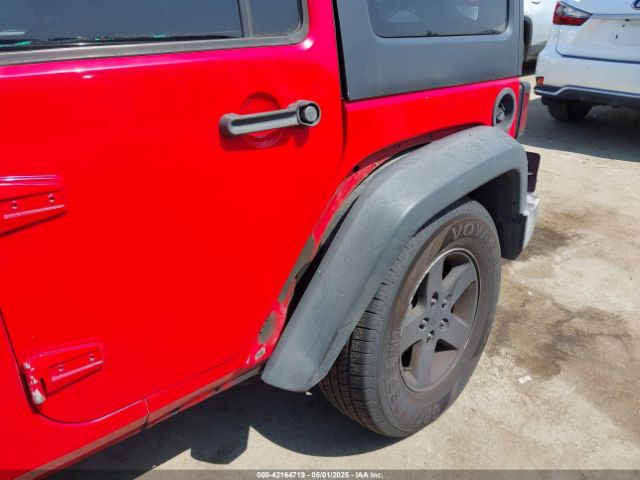 1C4BJWDGXGL174327 Jeep Wrangler Unlimited Sport