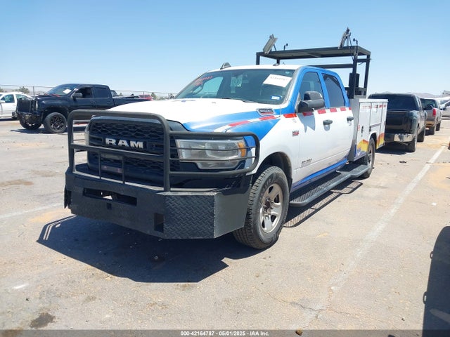 3C7WR4HJ3LG145556 RAM 2500 Tradesman  4x2 8' Box