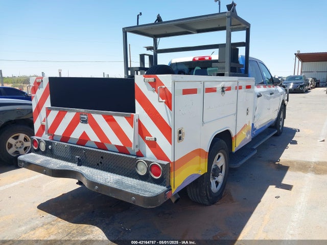 3C7WR4HJ3LG145556 RAM 2500 Tradesman  4x2 8' Box
