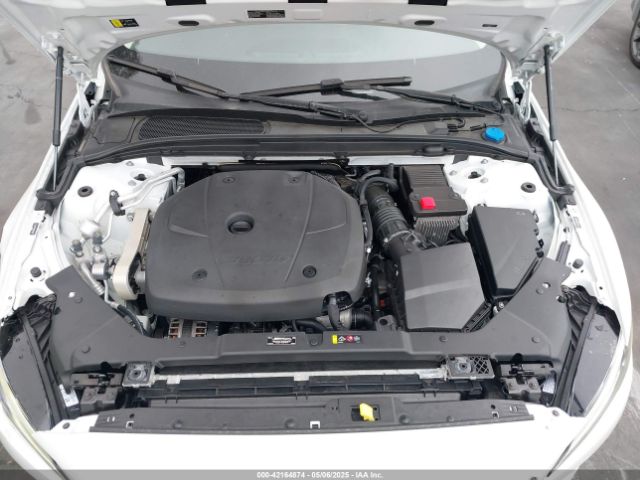 7JRA22TK5MG094639 Volvo S60 T6 Momentum