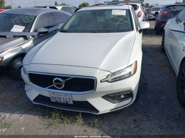 7JRA22TK5MG094639 Volvo S60 T6 Momentum