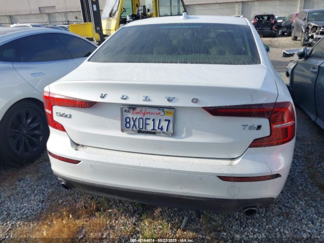 7JRA22TK5MG094639 Volvo S60 T6 Momentum