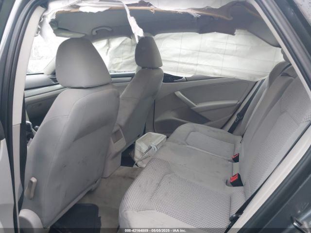 1VWAT7A37EC111063 Volkswagen Passat 1.8t S