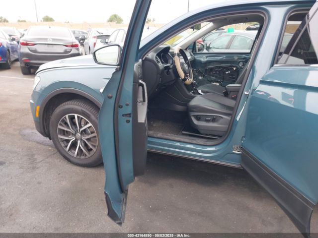 3VV3B7AX3KM113955 Volkswagen Tiguan 2.0t Se/2.0t Sel/2.0t Sel R-line/2.0t Sel R-line Black