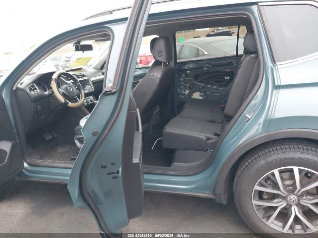 3VV3B7AX3KM113955 Volkswagen Tiguan 2.0t Se/2.0t Sel/2.0t Sel R-line/2.0t Sel R-line Black