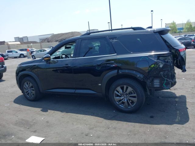 5N1DR3BA5NC220847 Nissan Pathfinder Sv 2wd