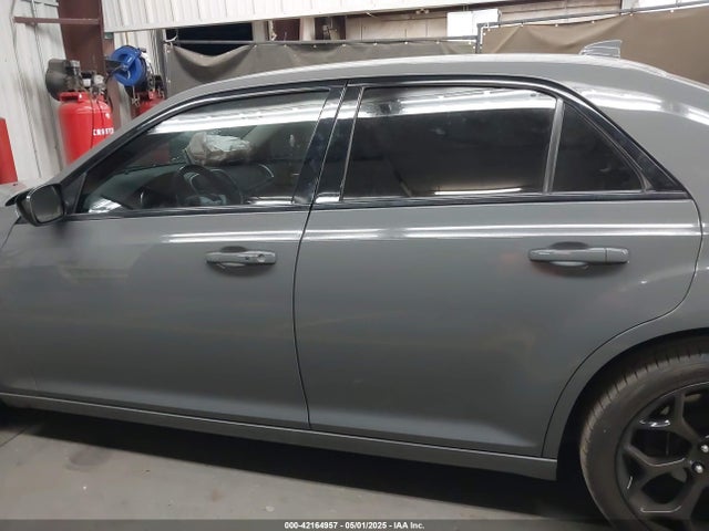 Chrysler 2019 2019 2C3CCAAG9KH704514 Image 14