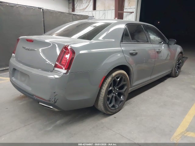 Chrysler 2019 2019 2C3CCAAG9KH704514 Image 4