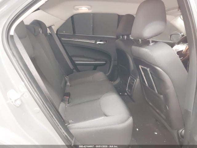 Chrysler 2019 2019 2C3CCAAG9KH704514 Image 8