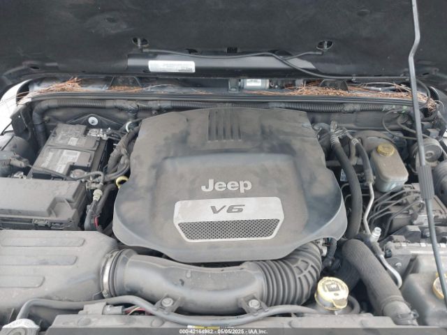 1C4BJWEGXJL925240 Jeep Wrangler Jk Unlimited Sahara 4x4