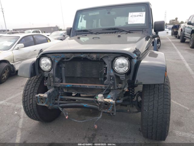 1C4BJWEGXJL925240 Jeep Wrangler Jk Unlimited Sahara 4x4