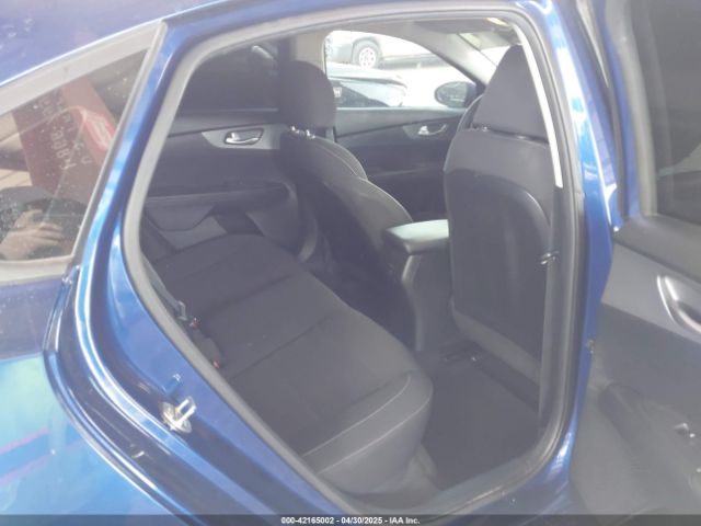 3KPF24AD7KE072689 KIA Forte Lxs