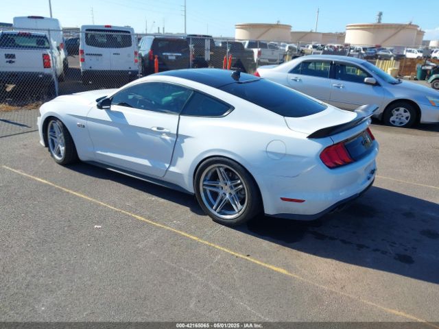 2021 FORD MUSTANG 1FA6P8CF5M5142279 Photo 2