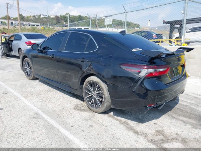 2021 TOYOTA CAMRY 4T1T11AK7MU615798 Photo 2