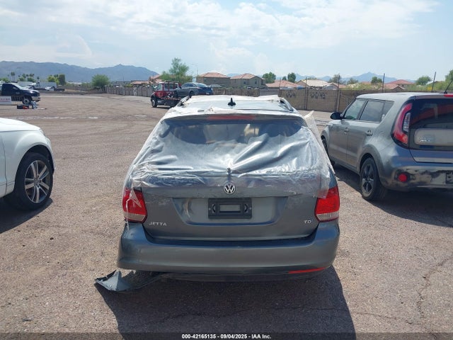 3VWPL7AJ7EM618407 Volkswagen 2014