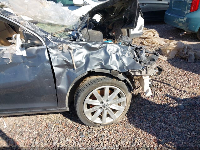 3VWPL7AJ7EM618407 Volkswagen 2014
