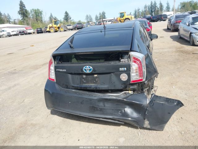 JTDKN3DU8F1984610 Toyota Prius Two