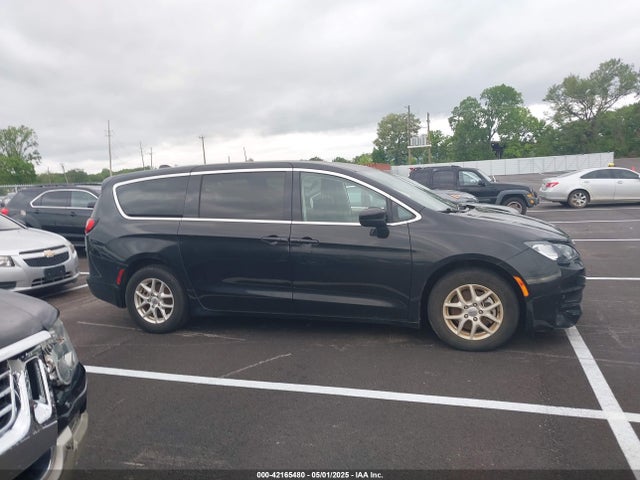 2C4RC1CG0NR102991 Chrysler Voyager Lx