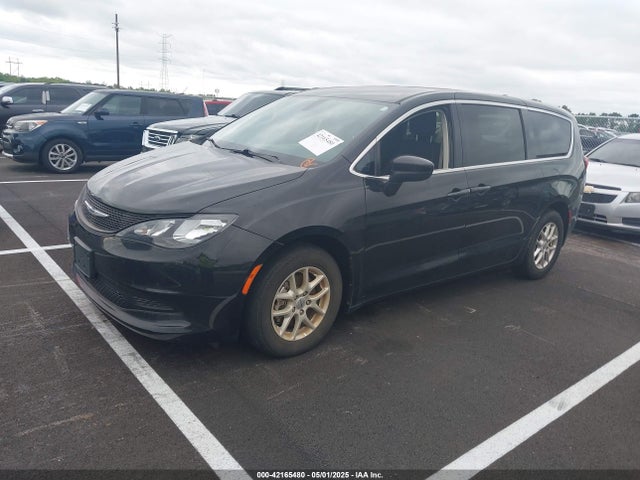 2C4RC1CG0NR102991 Chrysler Voyager Lx