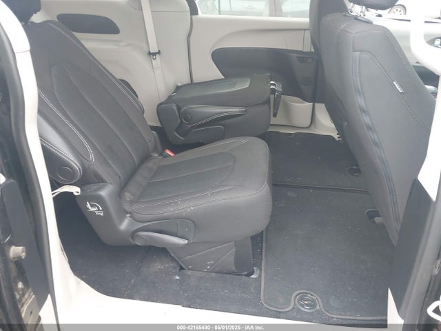 2C4RC1CG0NR102991 Chrysler Voyager Lx