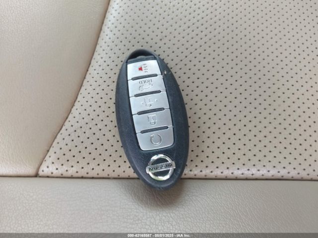 5N1AR2MNXEC693088 Nissan Pathfinder Platinum