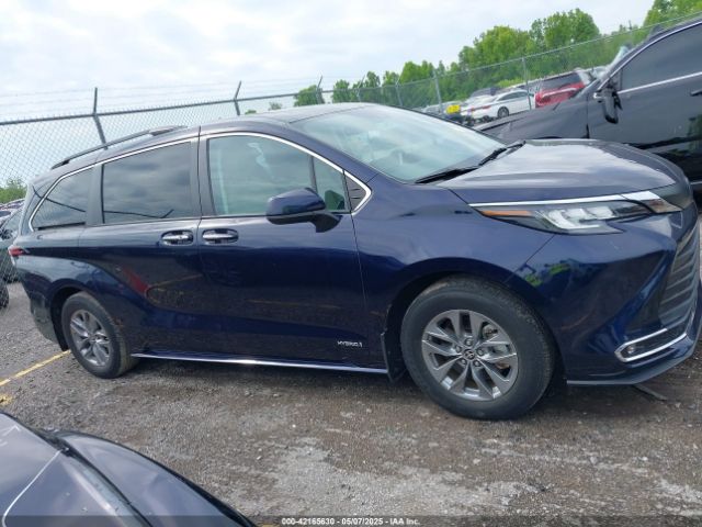 5TDJSKFCXMS024627 Toyota SIENNA XLE