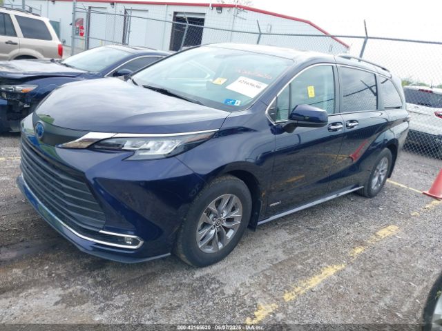 5TDJSKFCXMS024627 Toyota SIENNA XLE