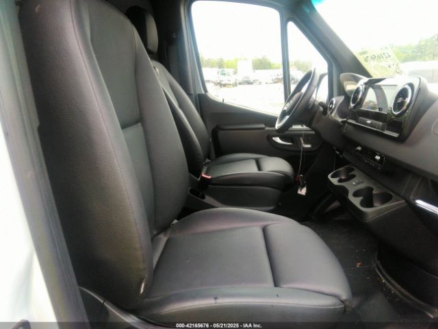 W1W4DCHY9MT048901 Mercedes-Benz Sprinter 2500 High Roof I4 Diesel