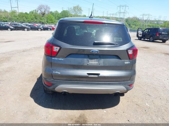1FMCU9GD9KUA70330 Ford ESCAPE SE
