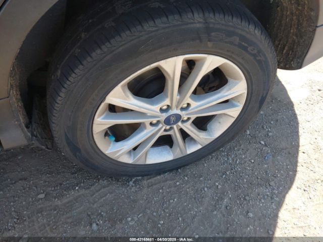 1FMCU9GD9KUA70330 Ford ESCAPE SE