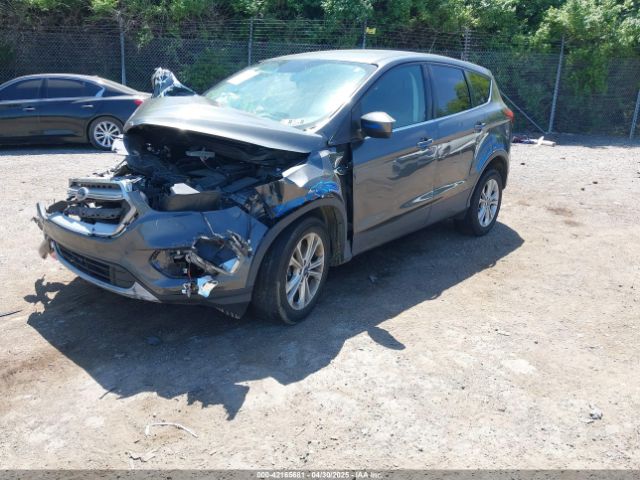 1FMCU9GD9KUA70330 Ford ESCAPE SE