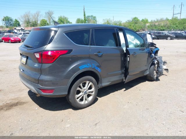 1FMCU9GD9KUA70330 Ford ESCAPE SE