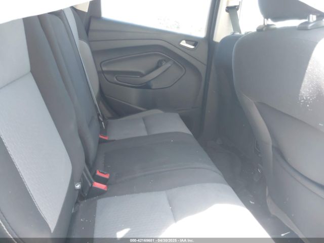 1FMCU9GD9KUA70330 Ford ESCAPE SE