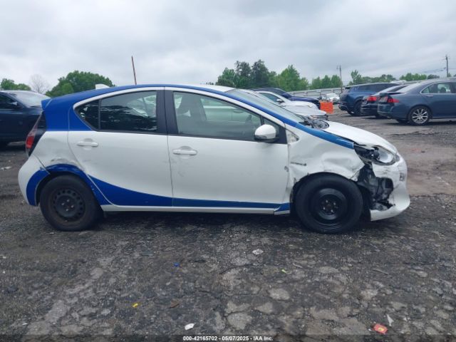 JTDKDTB36G1125112 Toyota Prius C Two