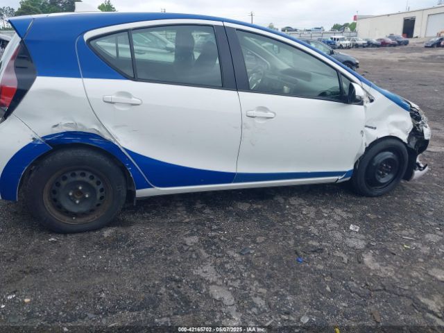 JTDKDTB36G1125112 Toyota Prius C Two