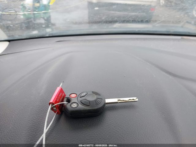 1FADP3E28GL219750 Ford FOCUS S