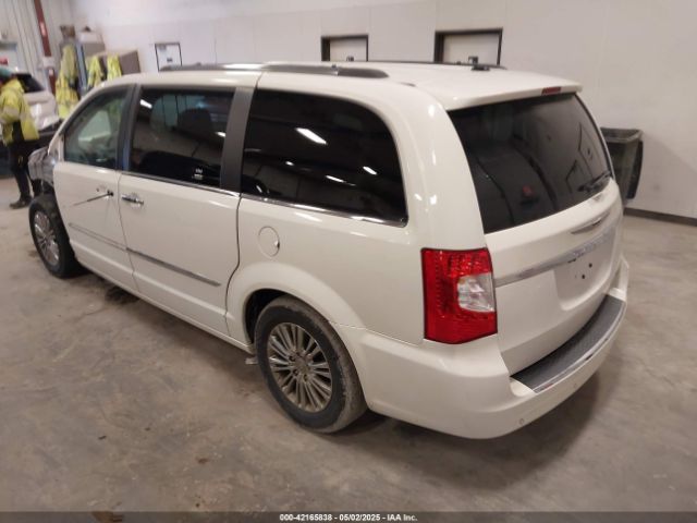 2011 CHRYSLER TOWN & COUNTRY 2A4RR6DG5BR785626 Photo 2