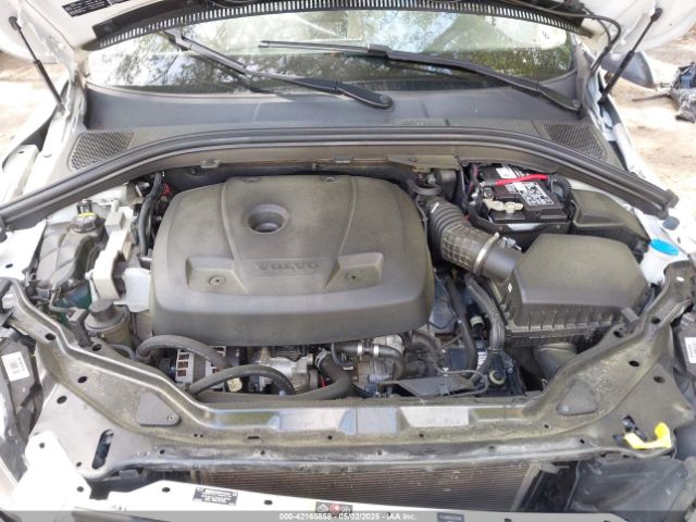 2017 VOLVO XC60 YV449MRU5H2212488 Photo 9