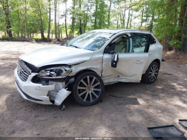 2017 VOLVO XC60 YV449MRU5H2212488 Photo 1