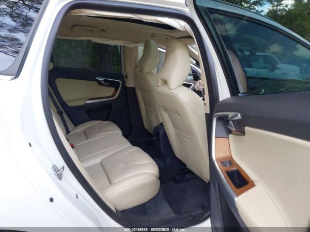 2017 VOLVO XC60 YV449MRU5H2212488 Photo 7