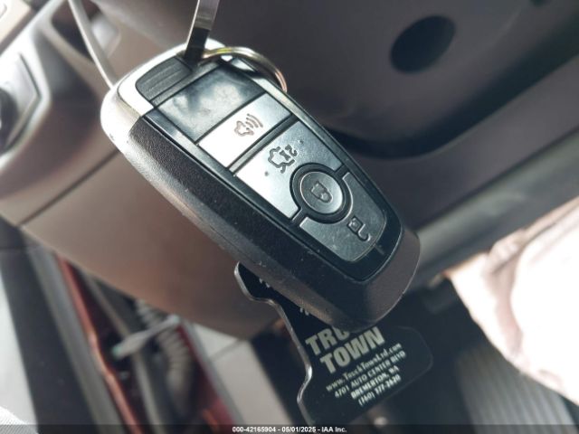 3FA6P0HD8HR373768 Ford FUSION SE