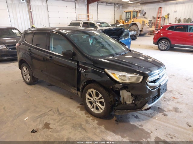 1FMCU0GDXHUD38581 Ford ESCAPE SE